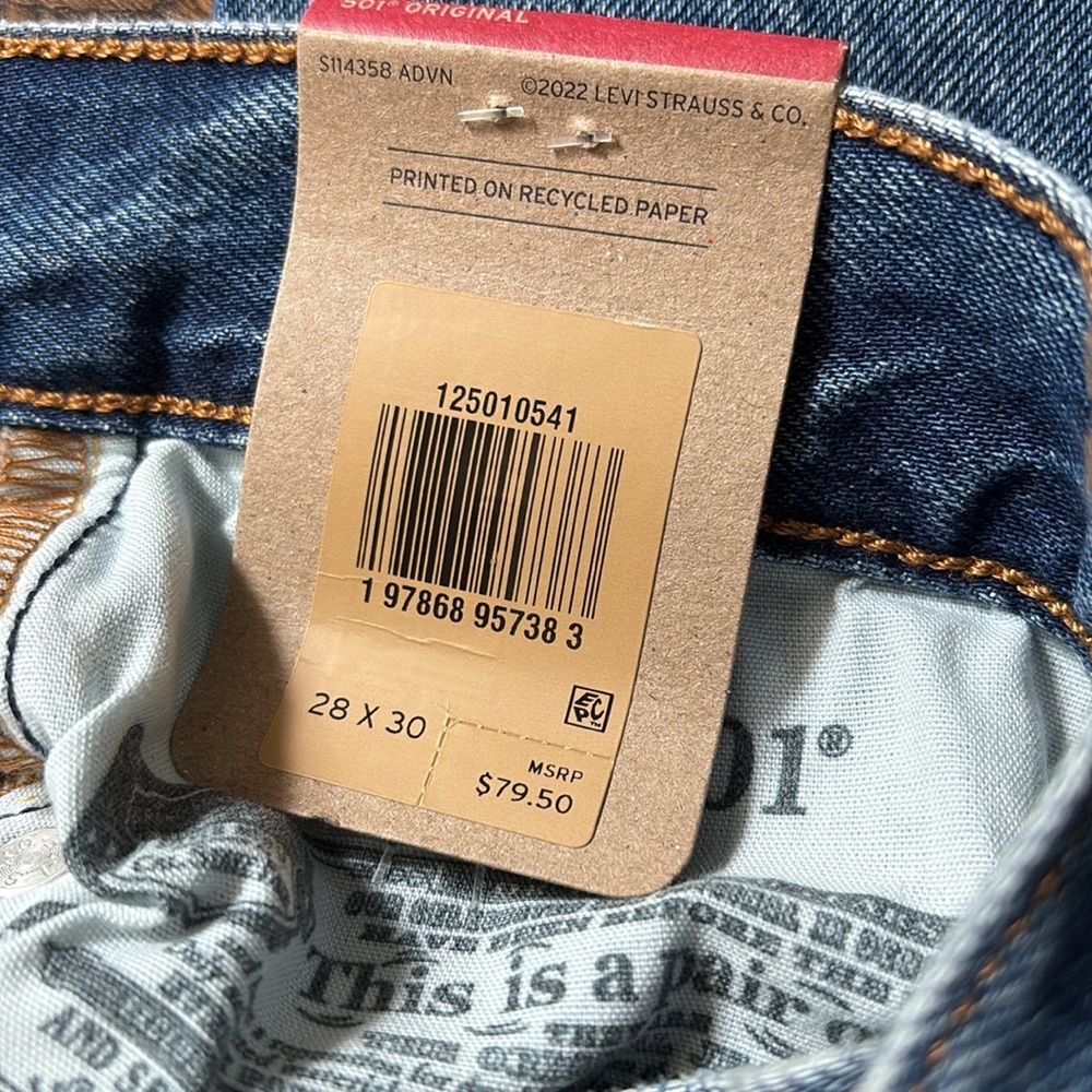 NWT Levi's Classic 501 Blue Jeans with Patch Detail 28x30 - Picture 6 of 10